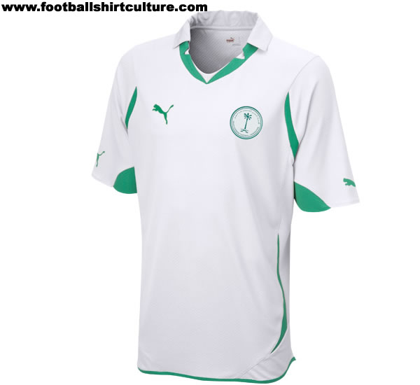 [Nouveaux Maillots] quipes Nationales - Page 4 Saudi-arabia-10-12-puma-home-shirt