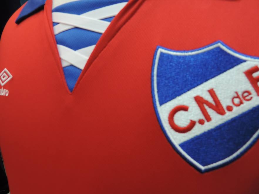 Umbro apresenta uniforme reserva do Nacional-URU Lub-nacional-de-football-2014-2015-umbro-away-kit-d