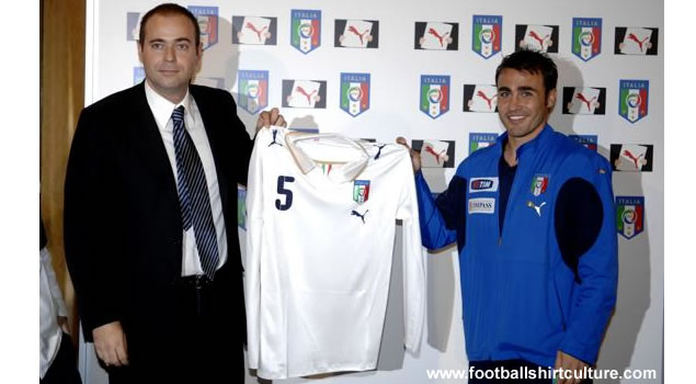 Nouveaux Maillot 2008 New%20italy%200809%20away%20puma%20soccer%20jersey%20www-footballshirtculture-com