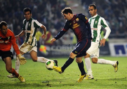 FOTOS HISTORICAS O CHULAS  DE FUTBOL - Página 5 Messi-13-12-12