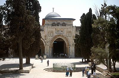 رحلة إلى فلسطين الجزء السادس Al_Aqsa_Main_Mosque_from_north