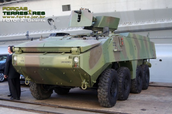 Forças Armadas do Brasil |   Fuerzas Armadas de Brasil MOWAG-Piranha-CFN-580x386