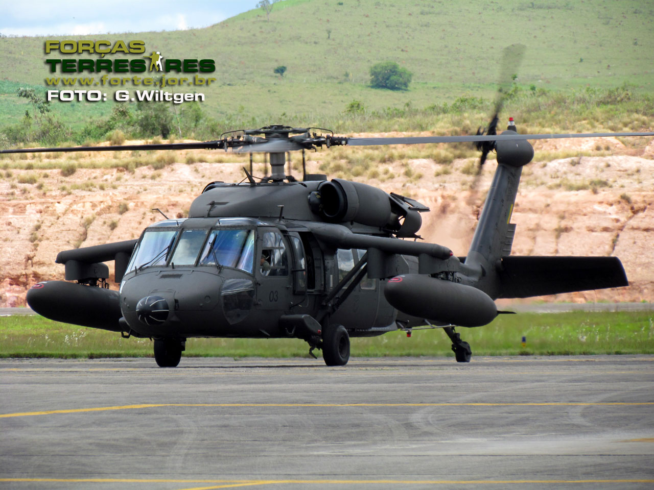 EJÉRCITO BRASILEÑO - Página 18 HM-2-Blackhawk-001