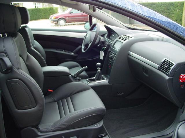 Intérieurs des Peugeot [407] coupé 2be04a2e23