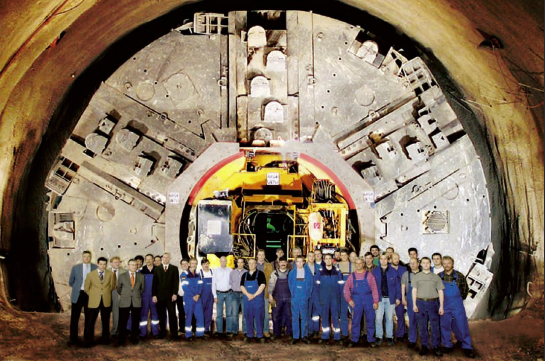 The University of Solar System Studies - Page 14 Tunnel_boring_machine_4_lg