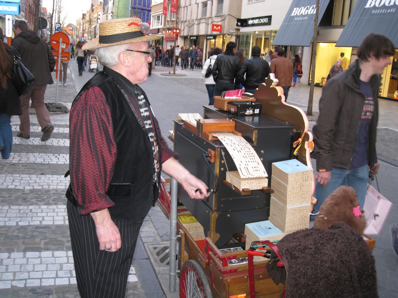 30-04-2013 Roeselare Winkelnacht (0094)N07