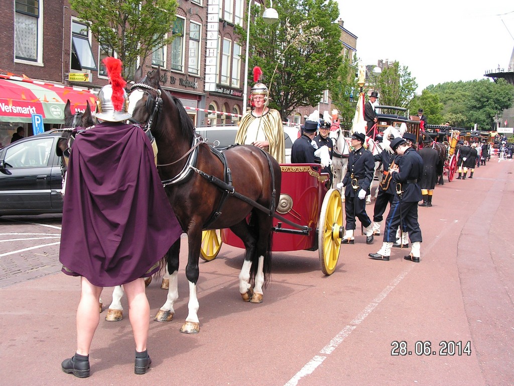 28-06-2014 Leiden - 3in1 - Paard+Koets-Dragonbootraces-Draaiorgels  28062014leidenlakenfeest3in1%2818%29