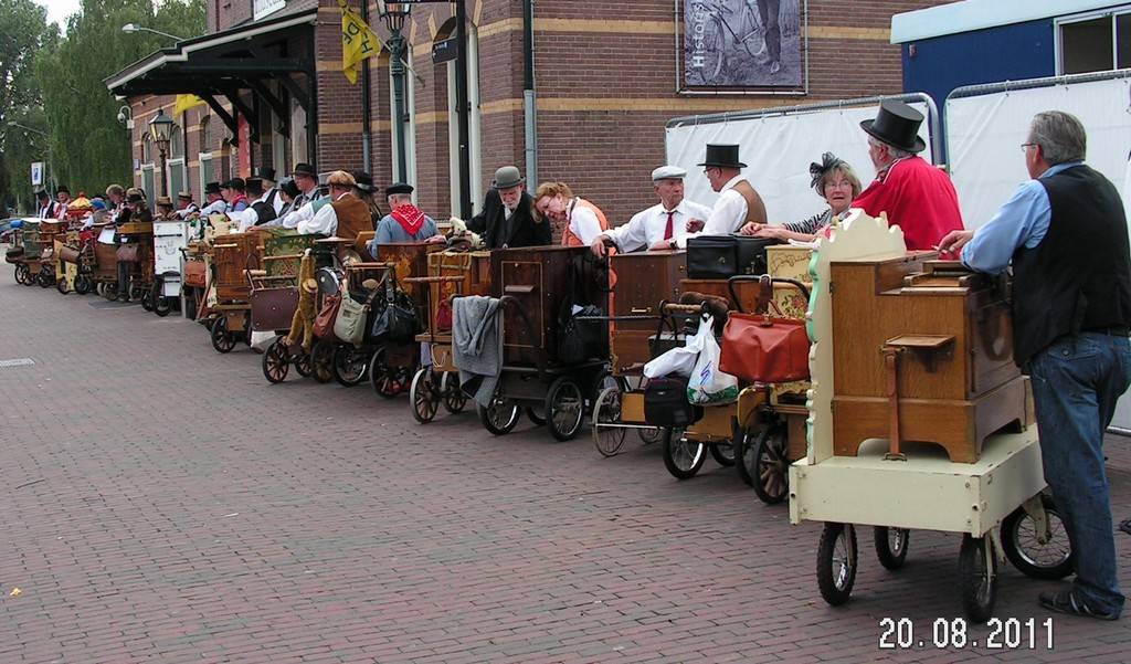 20-08211 Ede Open Nederlandse Kampioenschappen handdraaiorgel (herstelbestand) Enkh110820220