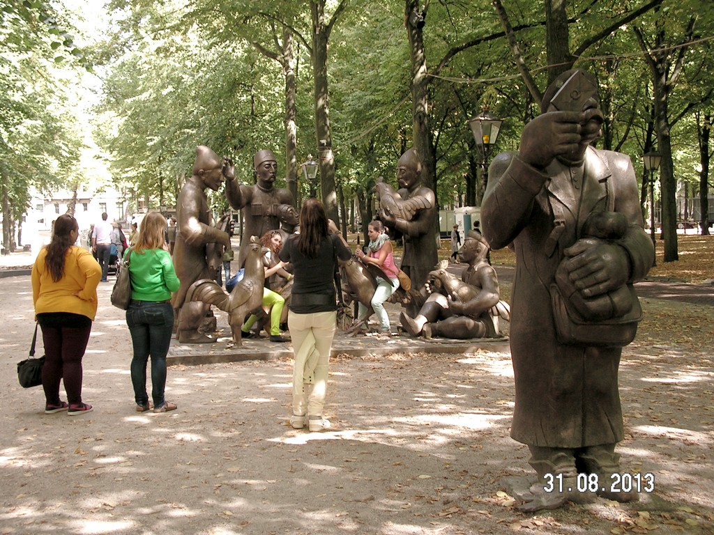  31-08-2013 Den Haag -  Lange Voorhout - Den Haag Sculptuur 2013 130831denhaagklv%2823%29