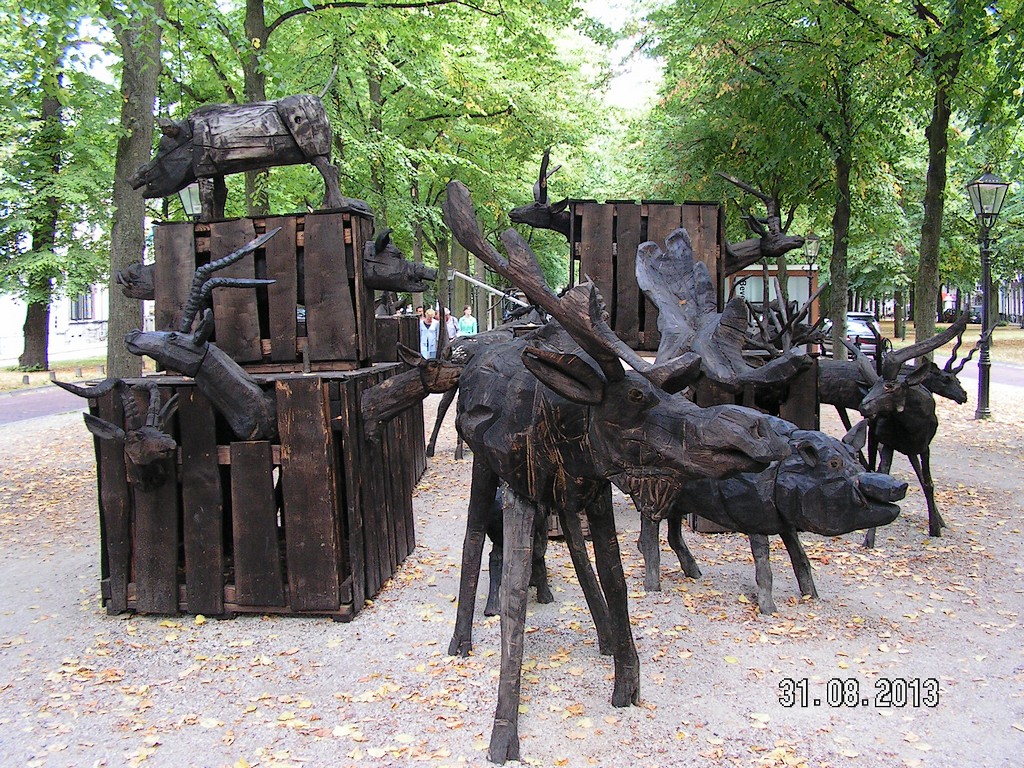  31-08-2013 Den Haag -  Lange Voorhout - Den Haag Sculptuur 2013 130831denhaagklv%2831%29