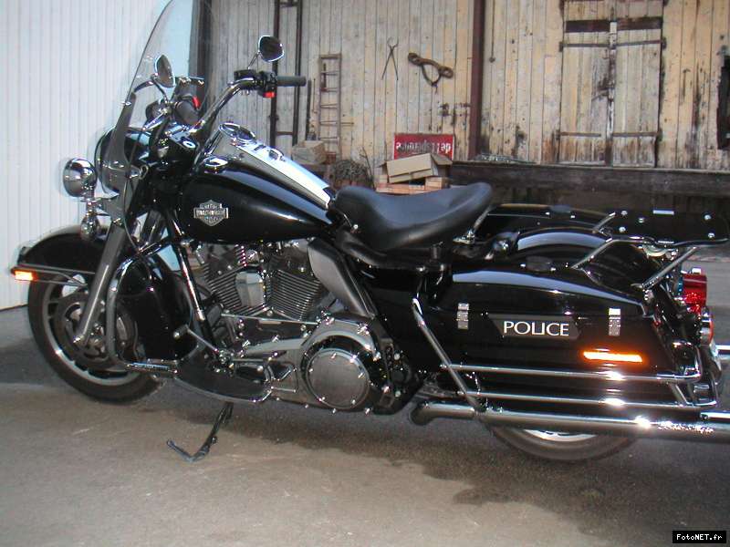 ESSAI du ROAD KING SPECIAL POLICE 2011 - Page 19 13547879201