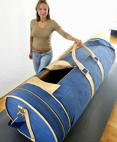 اغرب شنط Duffel-bag-coffin