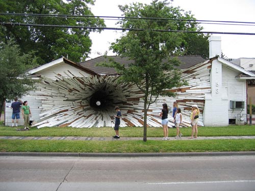 funny houses Tunnel-house-02