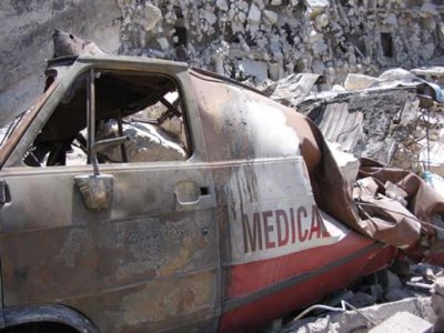 Genocide rwandais : Sombre Affaire .... Destroyed-ambulance_nablus