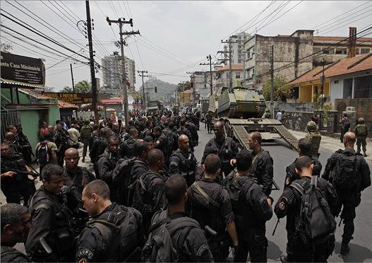 Ocupación militar de las favelas de Rio Arton3206