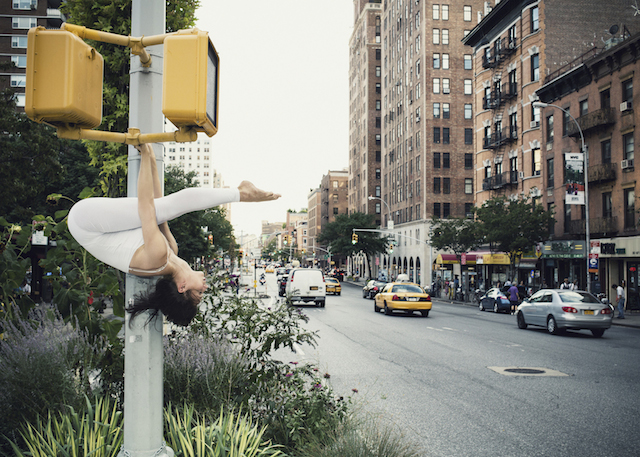 Image / Vidéo du jour - Page 31 Anja-Humljan_Urban_Yoga_01