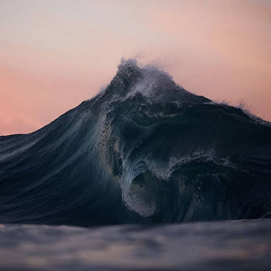 Impressive Photographs of Waves Looking Like Mountains ! By Hoel Impressive-Photographs-of-Waves-Looking-Like-Mountains-15-900x900
