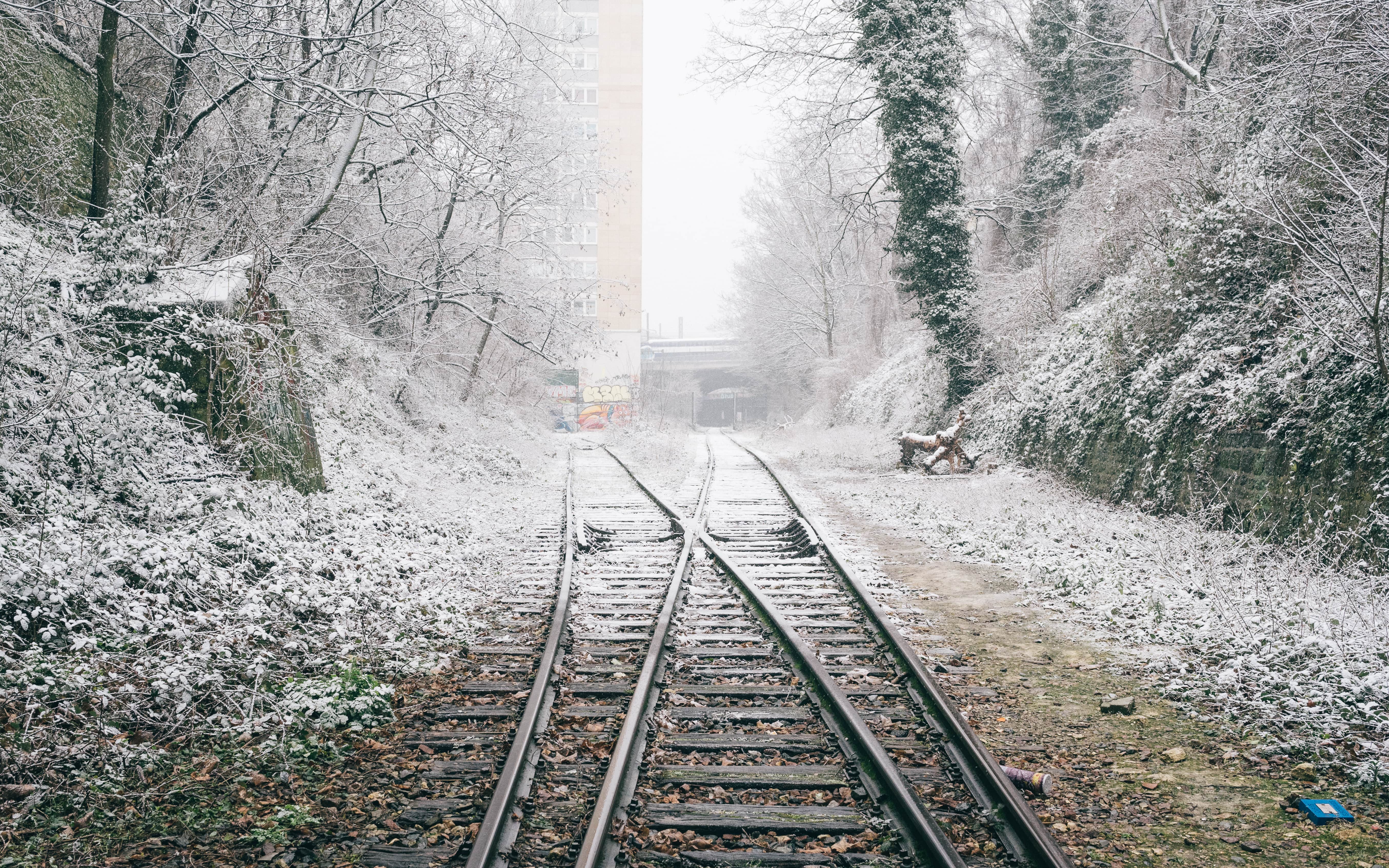 Beautiful Railway In The Snow ! Par Pierre Blanche-Traverse%CC%81e10