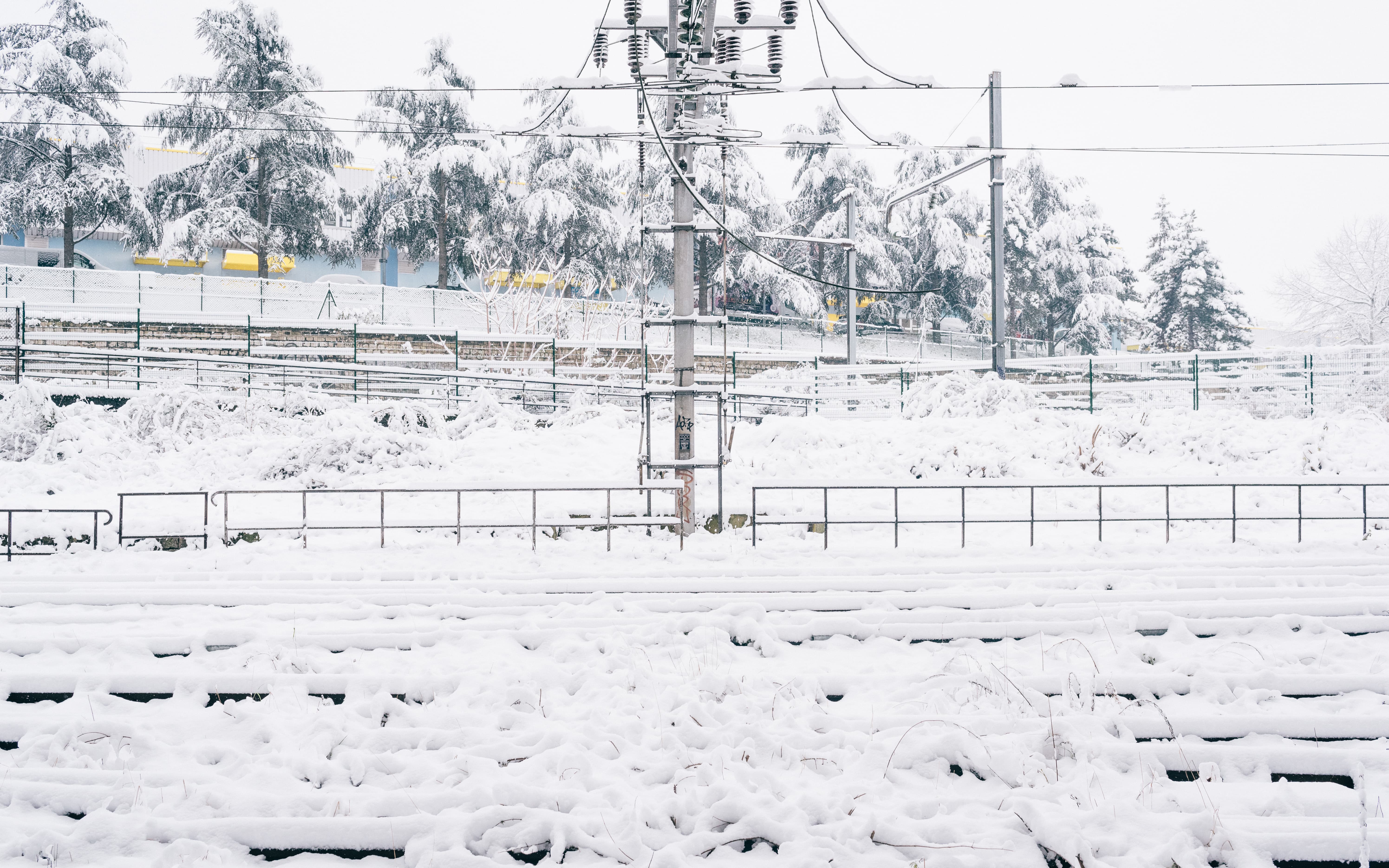 Beautiful Railway In The Snow ! Par Pierre Blanche-Traverse%CC%81e17