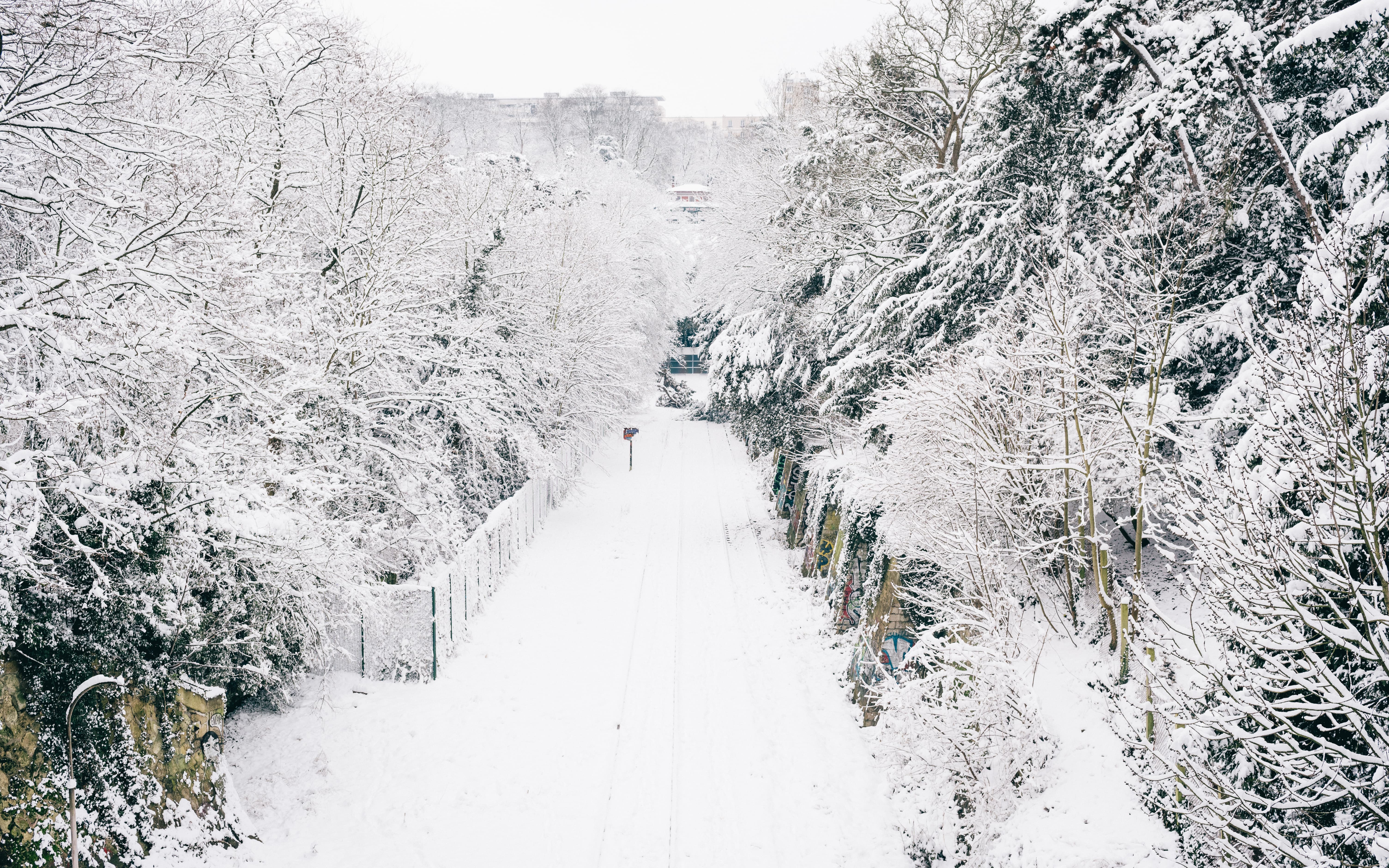 Beautiful Railway In The Snow ! Par Pierre Blanche-Traverse%CC%81e28