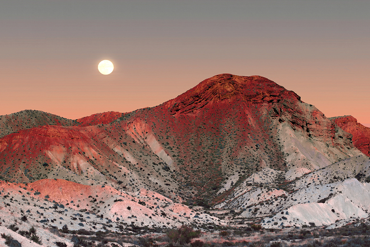 Futuristic Deserts in Andalucia by Al Mefer ! Written by Claire-Marine 11-1