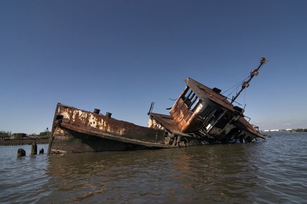 اكبر البوم صور العجائب والغرائب Boat-sale