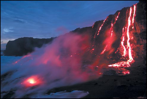 افخم البراكين ( سبحان الله ) Hawaii-volcanoes-4