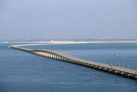 اطول عشرة كبارى فى العالم...........(متعة المدنية) King-fahd-causeway-bridge