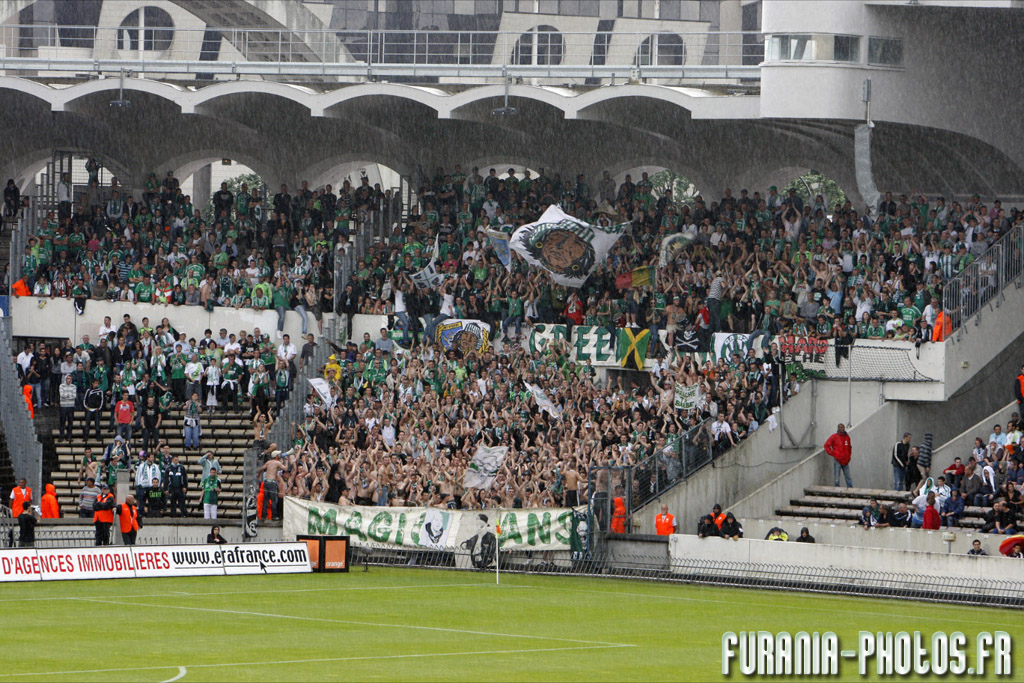 Le Mouvement Ultra en France - Page 2 Bx-ASSE%2010-11%20057