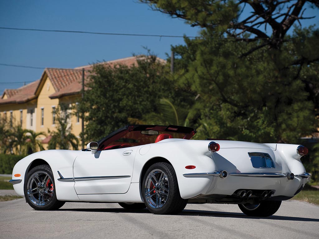 Accouplement d'une C1 et d'une C5 1953-chevrolet_corvette-commemorative-edition-c5-2003_002