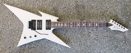 Os 25 modelos únicos de guitarra Ironbird_jm125