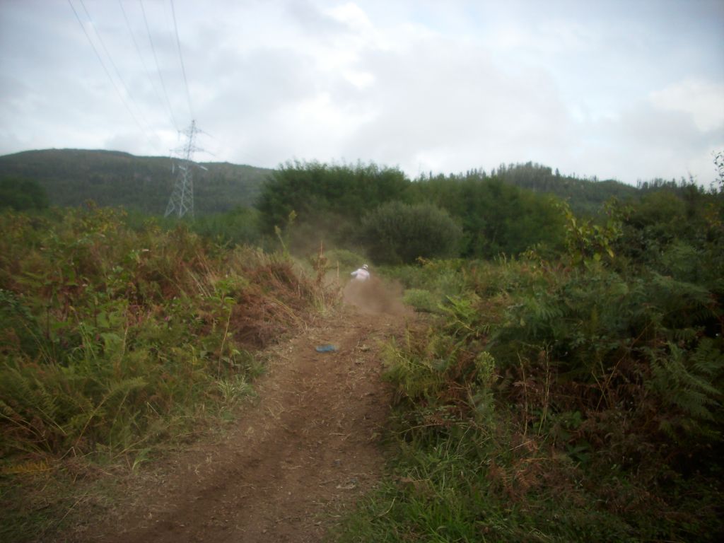 200km de ruta asfáltica y una crono de enduro……. Ru71