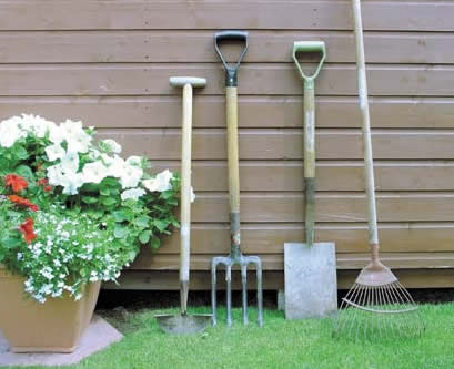 Pulling out old plants Essential-garden-tools