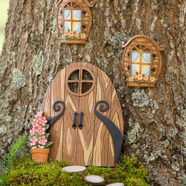 Miniature Fairy Gardening: Little Things, Big Fun Fairy-door