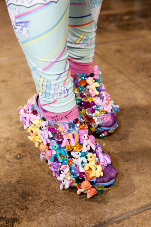 موضوع المليون رد..تعالي وشوفي My-little-pony-shoes