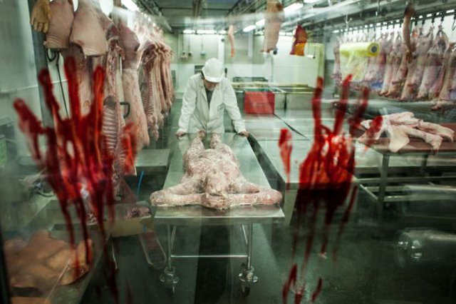 شركات عالمية لبيع اللحوم البشرية - ممنوع عرضه للأطفال والقاصرين وأصحاب القلوب الضعيفة  Human-butchery-1