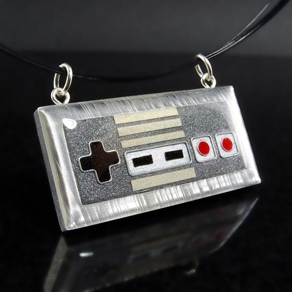 [NES] Gallerie de Custom  Custom-nes-controller-pendant_1