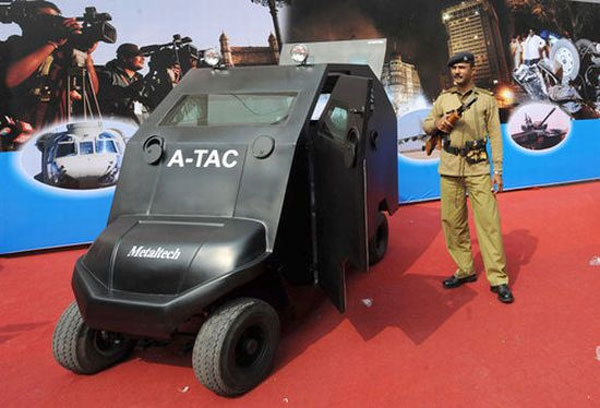 SQUAD GOLF A-Tac-The-Anti-Terrorist-Golf-Cart_2