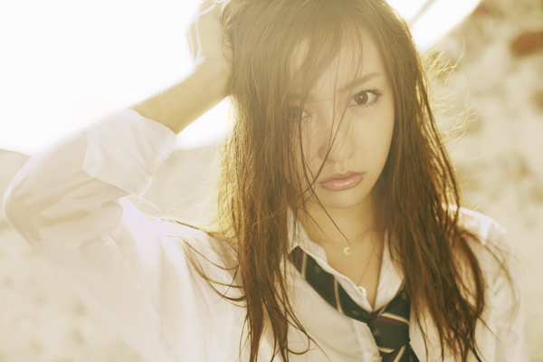 Itano Tomomi/Tomochin (ex-AKB48) >> Single "#Iine!" Tomomi_Itano_-_10nen_go_no_Kimi_e_%28Promotional%29