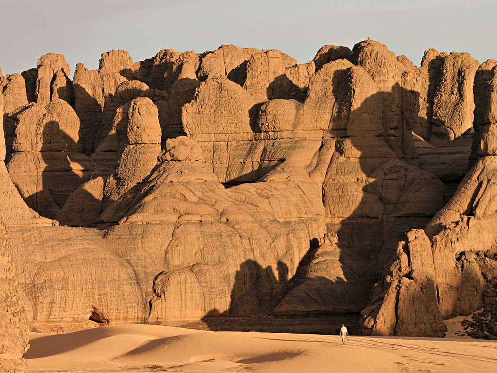  التقسيم الإداري للجزائر :وسر تسمية مدنها Coucher-de-soleil-sur-tin-akacheker_1024x768