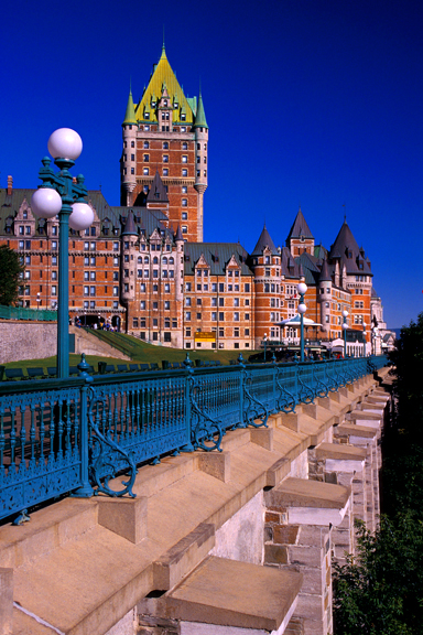 Alphabet des pays - nouveau jeu lettre par lettre - Page 2 Quebec-Chateau%20Frontenac-Vt