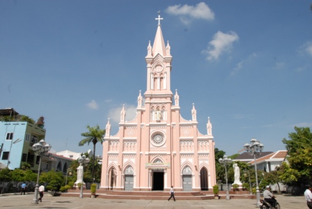 Noel 2013: Đến thăm nhà thờ Con Gà Đà Nẵng ChinhToa-09242012-1