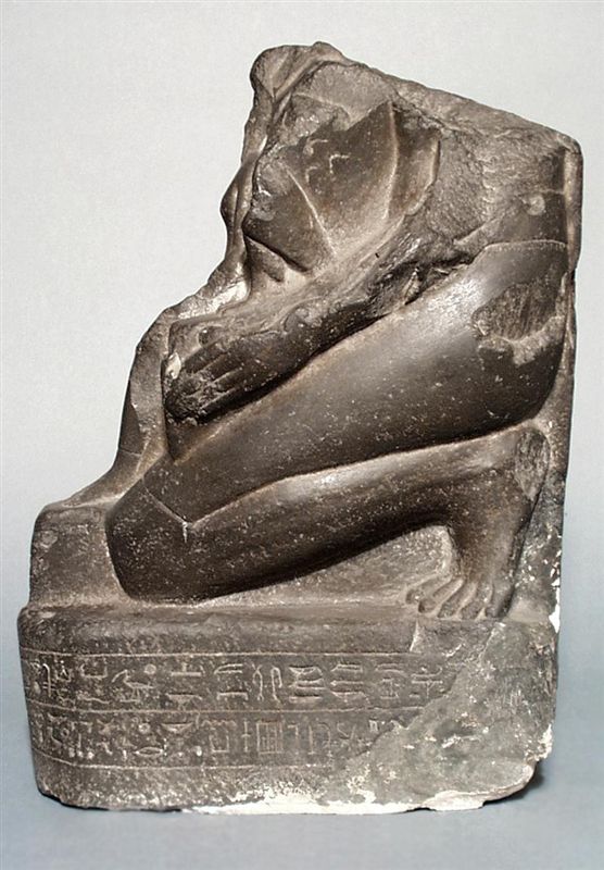 Fragment of a statue of Tefnakht  Images%2fSHM%2f_800%2f00742%232