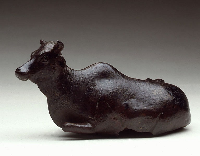 Large weight in the shape of a bull 6249-1