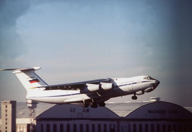 الطائرات الحربية الروسـية Il-76-dfst9805934