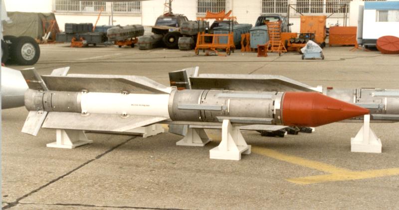 موسوعة الصواريخ الجو جو العالمية  Ru_missile_amos_02