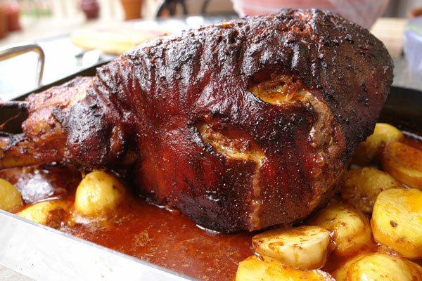 Pierna de cerdo asada al estilo cubano