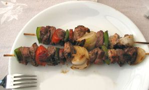 Les Marinades ! Brochettes_boeuf_marinees_1