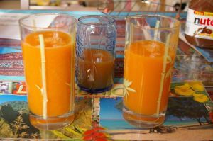 Jus de carotte,pomme au thé          (Ninnenne) Jus_carotte_pomme