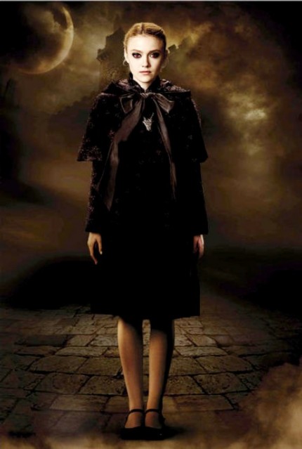 Volturi Fotoğrafları Yayınlandı Dakota-Fanning-New-Moon-Fotografi-430x639